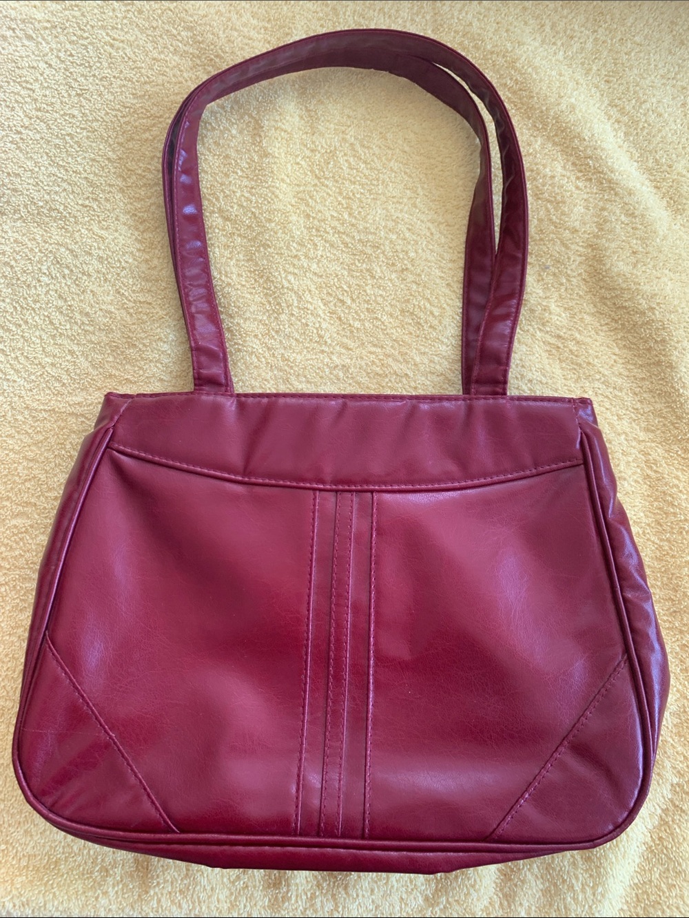 Classic Burgundy Shoulder Bag – Sleek Everyday Style